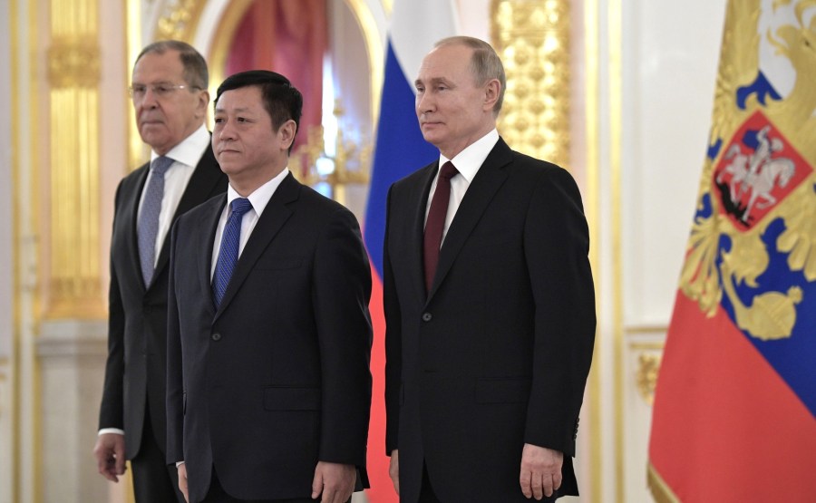 Zhang Hanhui (People’s Republic of China) presents his letter of credence to Vladimir Putin N 6 TPRyYnxU8ANDt4a8p7AGTbHzHElSXFAE