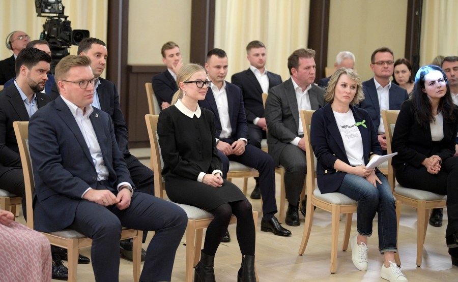 KREMLIN PH 2 SUR 8 At a meeting with representatives of the business community. 0xQmQAjA2jpH4Av6jGed2OuQ5OqxZR9E