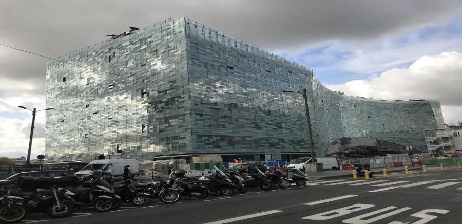 le journal Le Monde NOUVEAU BATIMENT A PARIS visu_1578387490