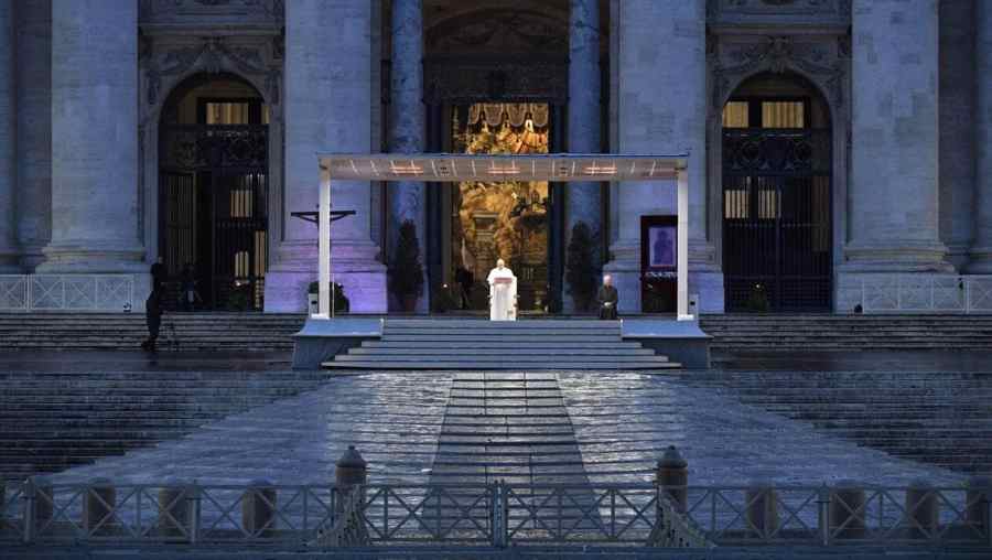 Le Pape PH 5 organise ce vendredi 27 mars à 18h un temps de prière suivi d’une bénédiction eucharistique Urbi et Orbi MjAyMDAzY2E4NGE1NmE2ZjcxODY3YTM1YzlhNzkwMGQ5YjgyODk