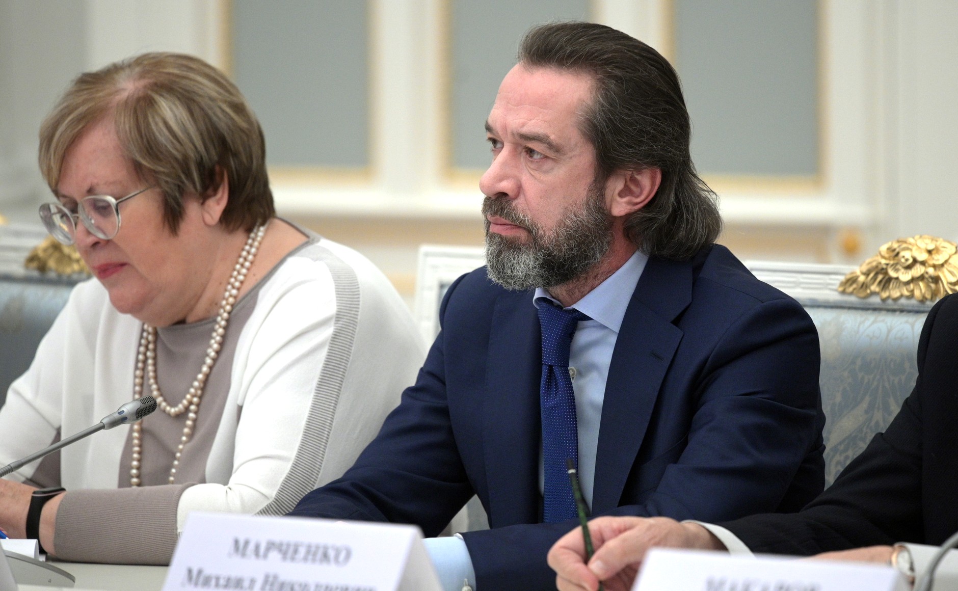 Lors d'une réunion avec un groupe de travail pour préparer des propositions d'amendement de la Constitution. 5 SUR 5 a88o9KCxQsAQdLfAOUxA1yAAZJChsXyz