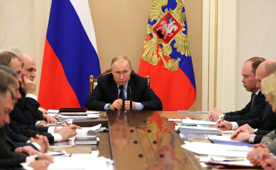 RUSSIE 3 SUR 8 Meeting with Government members. zQu0x8SX8XZNTC1qJm0adwhTDqrLTVUw