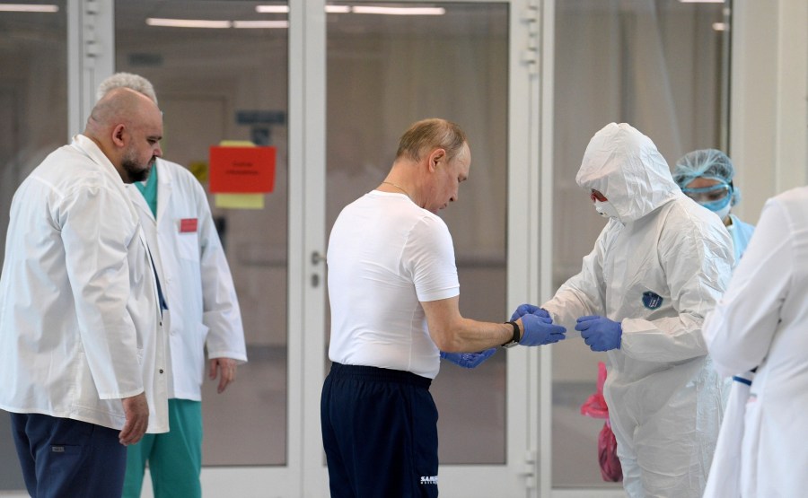 RUSSIE PH 5 SUR 12 Lors d'une visite dans un hôpital de la ville de Kommunarka près de Moscou destiné aux patients suspects d'infection à coronavirus wVU2bdEJMoI0NUYG156eH0QMqgrSdh14
