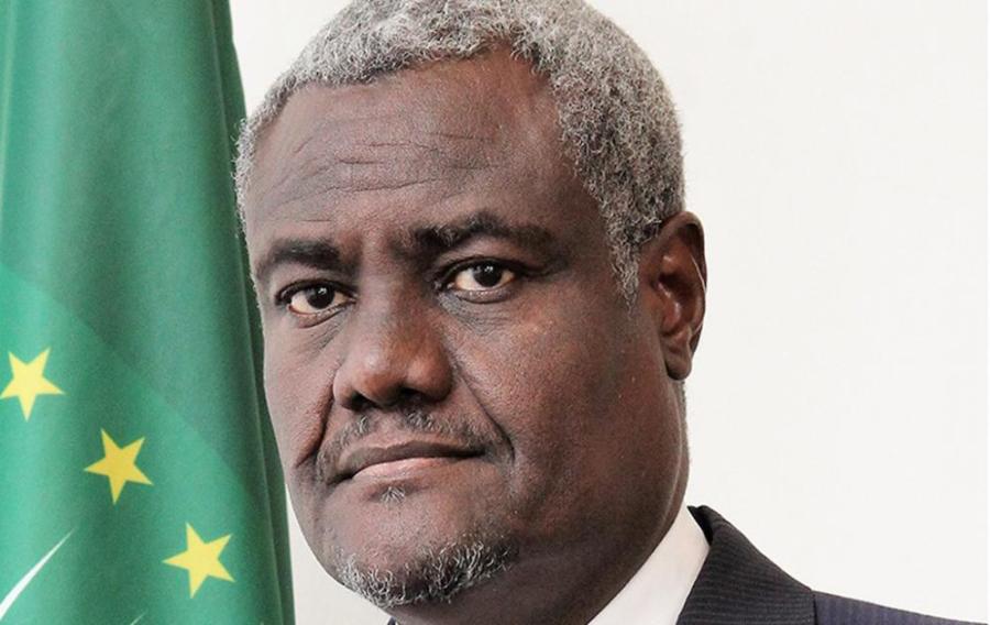 Addis Abeba, le 11 avril 2020 Le président de la Commission de l’Union africaine, SEM Moussa Faki Mahamat 38348-cpauc2