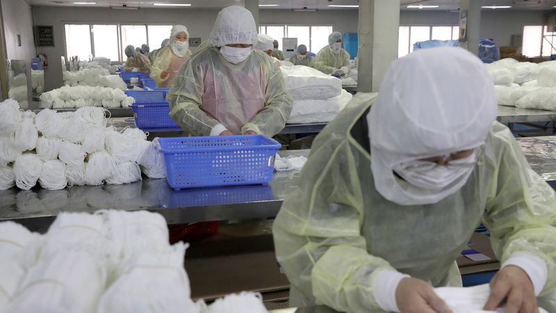 La Chine interdit l’exportation de produits médicaux non homologués. [Xu Congjun - KeystoneEPA] 11214489.image