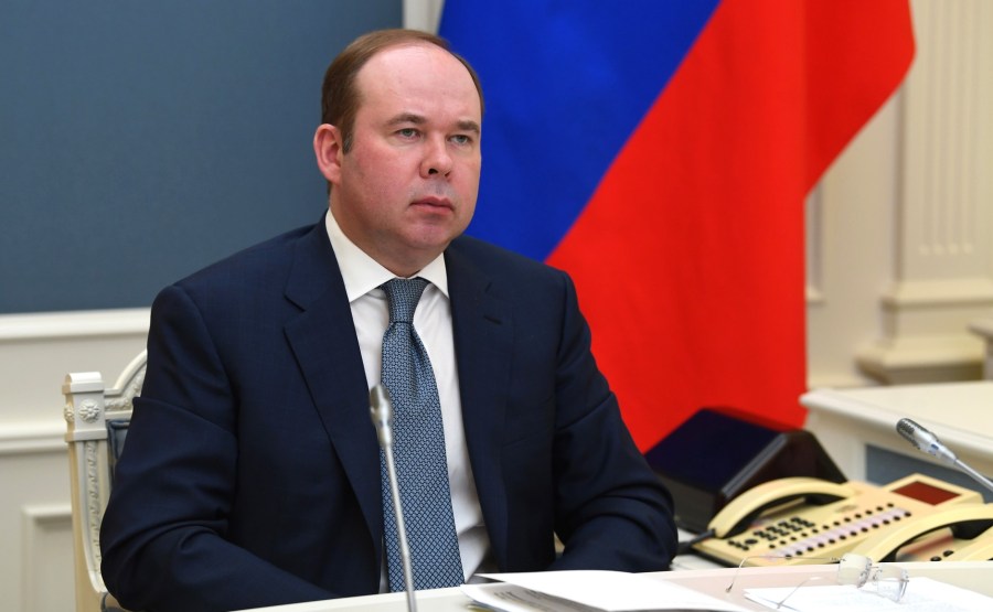 RUSSIE PH 8 SUR 10 Lors de la réunion avec les chefs régionaux sur la lutte contre la propagation du coronavirus en Russie. IegErobPHBgucA5OzRxWljh4khr2ewd6