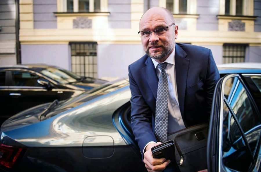 Slovaquie le ministre de l’Économie dénonce la « fétichisation » du virus2020.03.13-sulik-fb