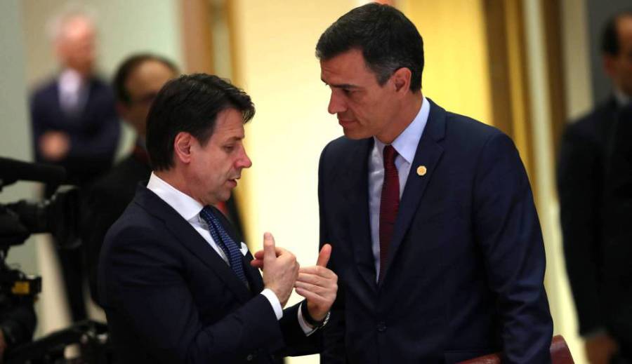 1585290789_579514_1585291480_noticia_normal_recorte1El primer ministro italiano, Giuseppe Conte, habla con el presidente español, Pedro Sánchez, en en mayo