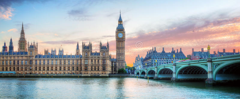 london-uk-panorama-big-ben-westminster-palace-river-thames-sunset-beautiful-57359278