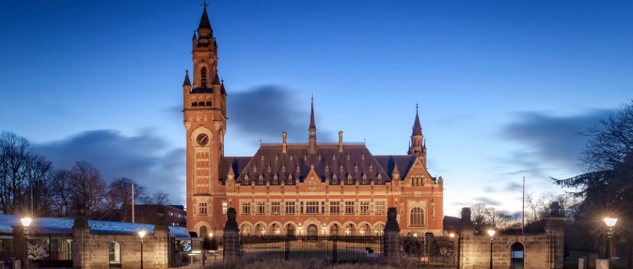 picture Le Palais de la Paix à la Haye, siège de la Cour Permanente d’Arbitrage