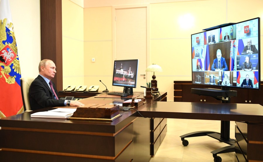 KREMLIN DU 11.O6.2020 PH1 SUR 4 Réunion avec des membres permanents du Conseil de sécurité (par vidéoconférence). XGHKAipK6ECq1JP6mRvO6Jex9MJ8lLDT