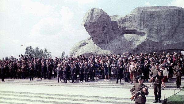 ob_384a25_monument-brest