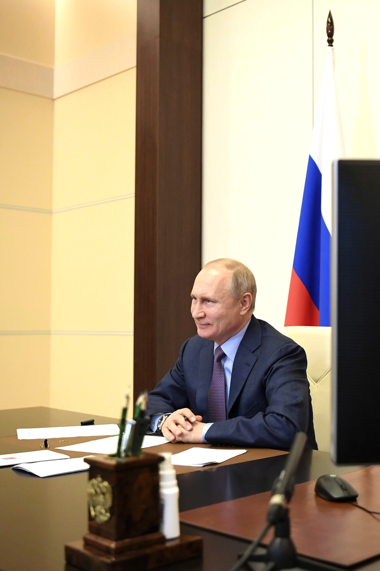 Réunion 03 06 2020 PH 4 SUR 4 sur la situation dans l'industrie légère (par vidéoconférence). dLPnfeWnAi4ZhgNma5KF5uWoz6txkxEF