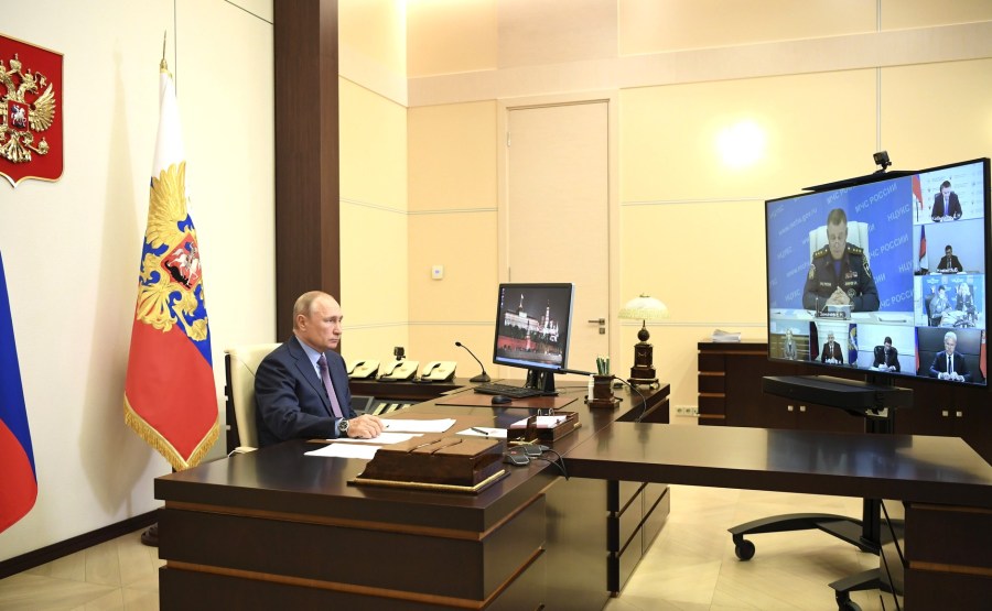 Réunion sur le nettoyage 03.06.2020 PH 1 des fuites de carburant diesel dans le territoire de Krasnoïarsk (par vidéoconférence). KCm5VSpFAzN2m5uJce6ZnwmuSJGu4UJe