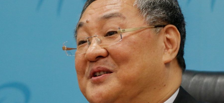 755941821184845-920x425