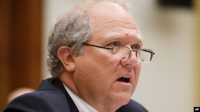 John F. Sopko, à Washington, le 10 juin 2014 C79BD079-22A5-4464-80EF-862192AE0429_cx0_cy2_cw0_w650_r1_s