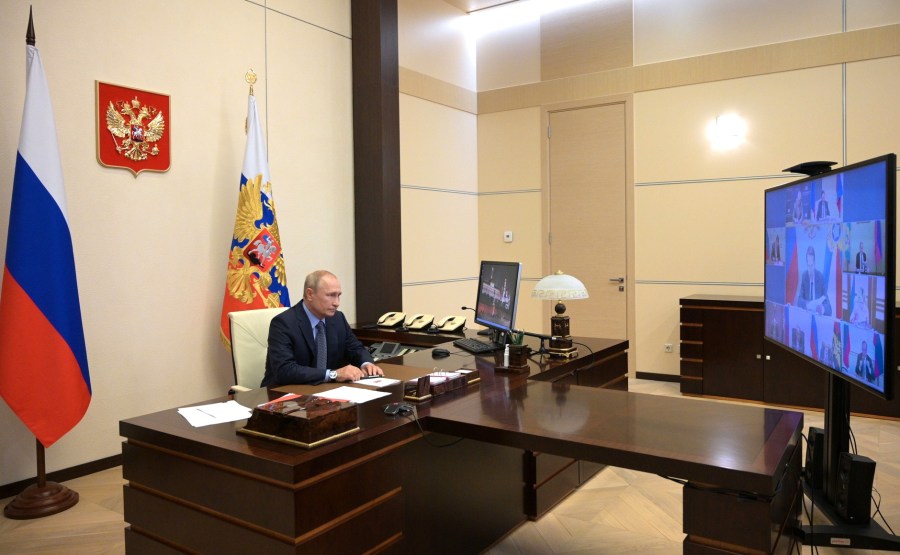 KREMLIN PH 1 W 2 - 17.07.2020 Rencontre avec les membres permanents du Conseil de sécurité (par vidéoconférence). OmEm0NFav44Ys8iKxWrBid7XMAsfhsYl