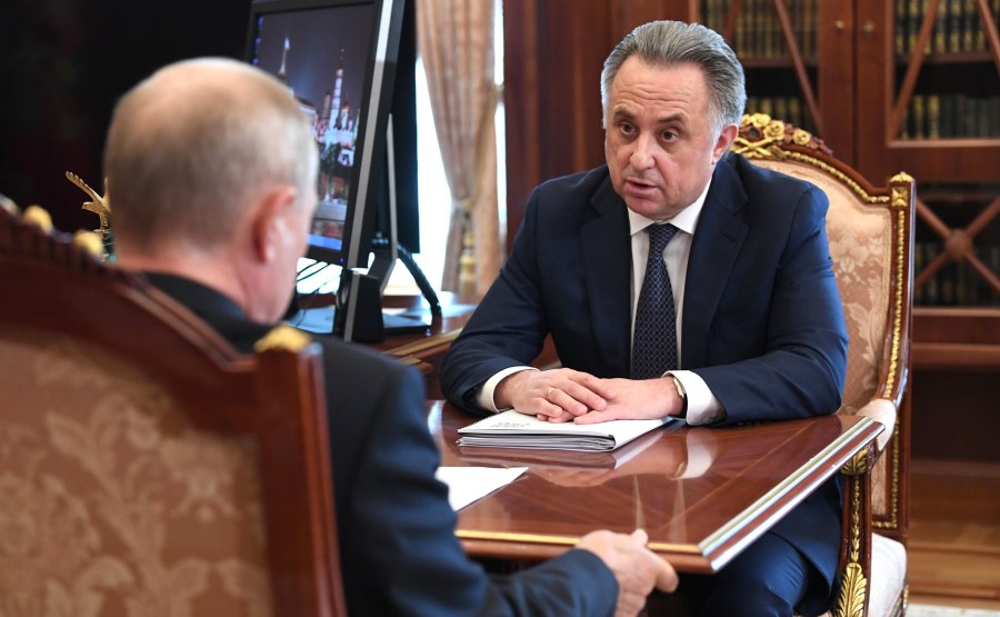 KREMLIN 06.08.2020 2 WW 4 Avec le directeur général de DOM.RF Vitaly Mutko. 7hVtCkzIrVuXHGCAAKfWdW5C9KsDwPou