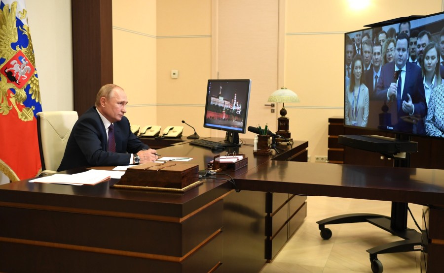 KREMLIN PH 1 X 4 DU 20.08.2020 Rencontre avec les diplômés du programme Management Personnel Pool (par visioconférence). HHbyH4AY6UQZbIqA58Bkhb2r3RxvkVgG