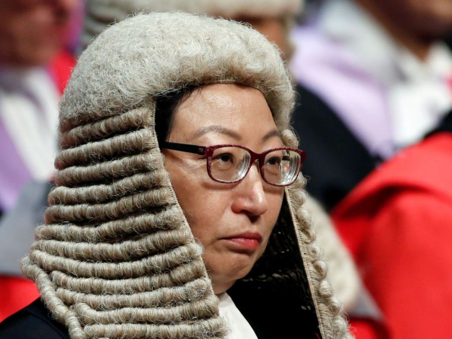 la secrétaire à la Justice Teresa Cheng (photo) cover-r4x3w1000-5dce3c96aed39-hong-kong-condamne-une-attaque-contre-la-secretaire-a-la