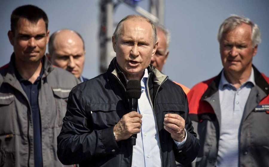 le-president-russe-ale pont de crimée