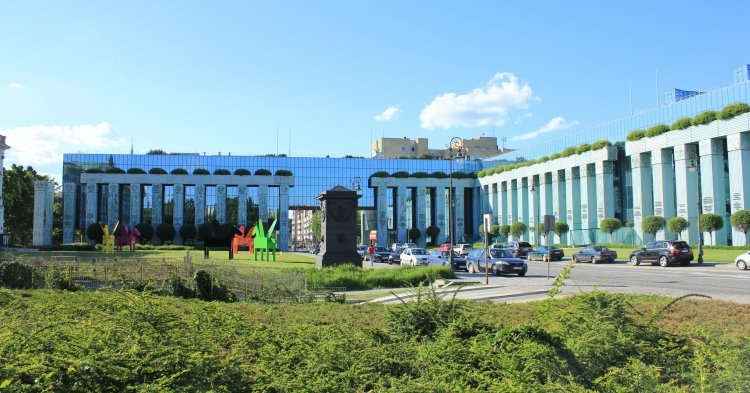 POLOGNE Bâtiment de la Cour Suprême polonaise, à Varsovie. 156e2e9298aaea1b88298270e14d0b