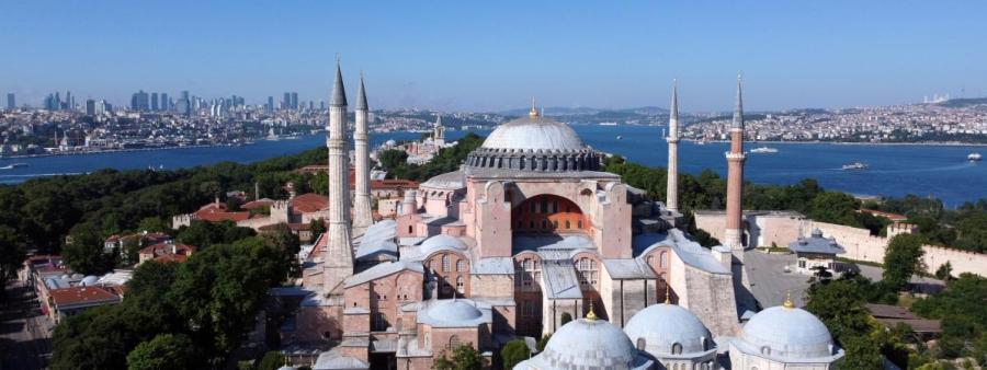 Sainte-Sophie, il semble que la décision de la retransformer en mosquée marque l’acte de mort définitif de l’héritage laïc de Mustapha Kemal 21833239