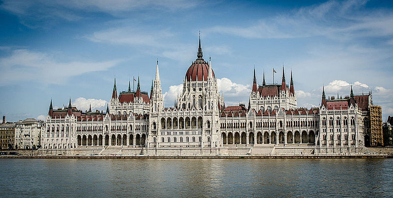The_building_of_the_Hungarian_Parliament_(10890208584)