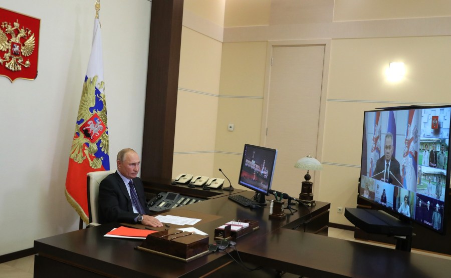 KREMLIN 1 SUR 3 DU 15.09.2020 Ouverture de centres médicaux polyvalents dans la région de Pskov (par vidéoconférence). 7e6eFqeMbkEBHXz1paUluDsQiFRHfnmt