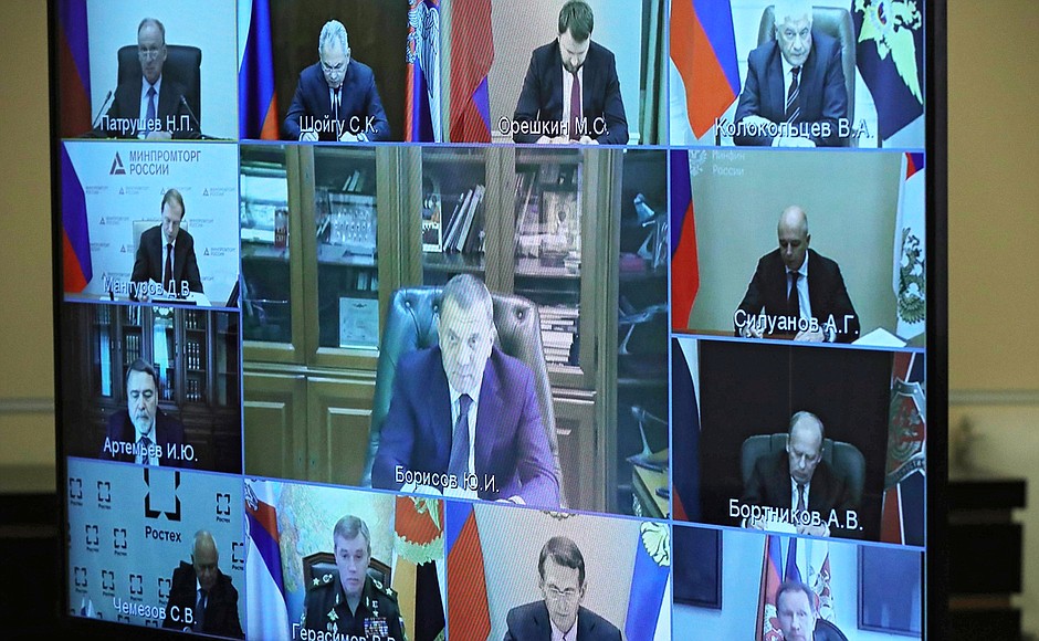 KREMLIN 2 SUR 4 DU 18 09.2020 Réunion de la Commission militaro-industrielle - 18 septembre 2020 QAdrhF8STkazQBxM9fGt1NjgLQawBElH