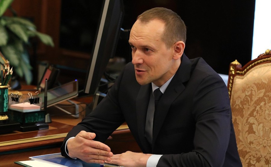 KREMLIN 4 SUR 4 DU 21.09.2020 Rencontre avec le chef du Service fédéral d'enregistrement, de cadastre et de cartographie (Rosreestr) Oleg Skufinsky. Hy0C39HnwJ0tKqMPHW080nGI1LYot74W