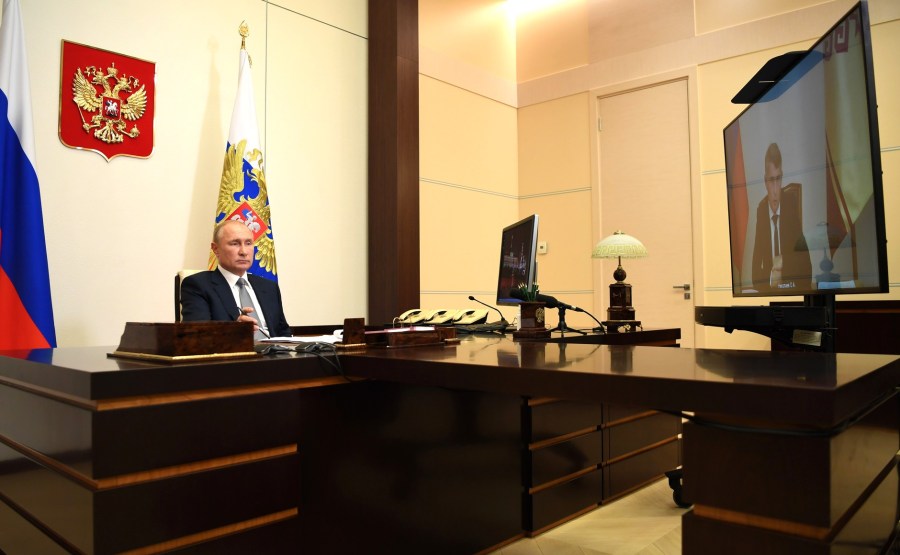 KREMLIN 4 X 4 DU 03.09.2020 Réunion de travail avec le chef par intérim de la République de Tchouvachie Oleg Nikolayev (par vidéoconférence).iWqEwN0dmWWrrrQMu6aa9LKKiZgsY3RZ