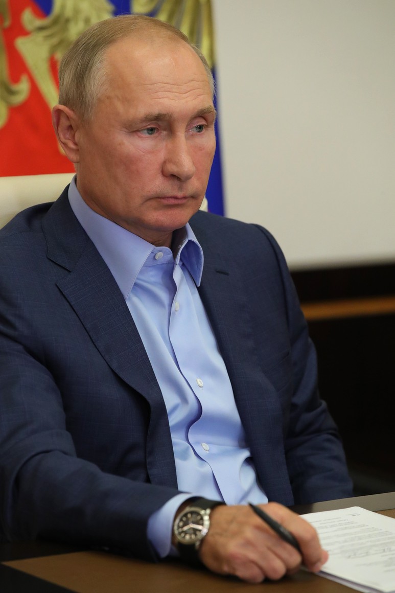 KREMLIN 5 X 6 DU 08.09.2020 Lors d'une réunion par vidéoconférence avec les lauréats du concours national de gestion Leaders of Russia. V4sGKcrvc2cAAvBjkmkuFr8OGjCigpQR