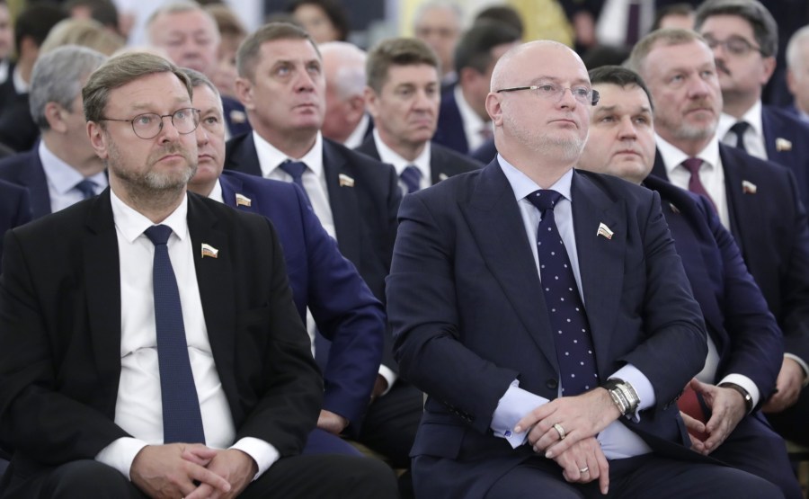 KREMLIN 6 X8 DU 23.09.2020 Lors de la réunion avec les sénateurs de la Fédération de Russie. qFOcIakAKBkkbjnCBxmFMnQPVAkrmjm3