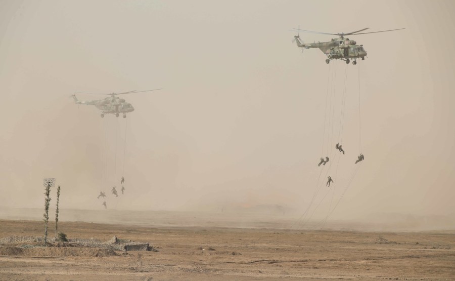 KREMLIN CAUCASE PH 10 X 17 La scène principale de l'exercice de siège stratégique Caucase-2020.