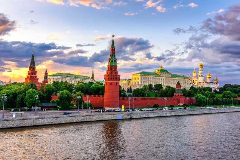 KREMLIN PAR LE FLEUVE MOSKOVA GRAND FORMAT 146