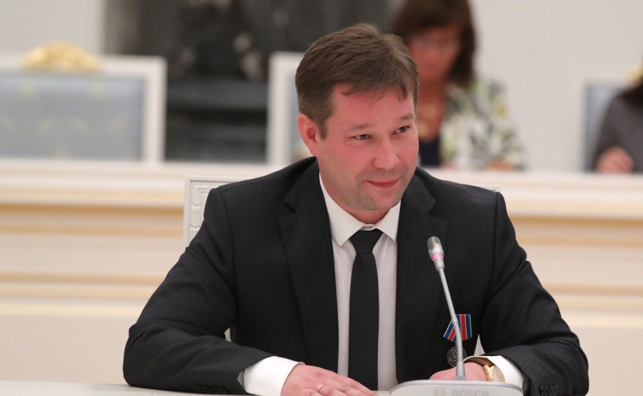 KREMLIN PH 17 X 21 Chef de la recherche à l'Institut de recherche en physique des lasers du Centre nucléaire fédéral russe - Institut national de recherche en physique expérimentale Nikita Zakharov