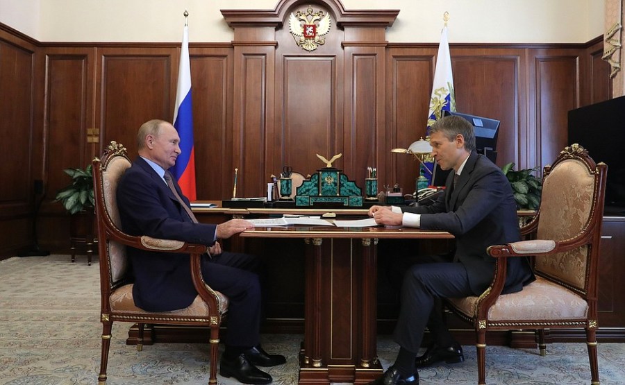 KREMLIN PH 1 X 4 DU 20.10.2020 Rencontre avec le président du conseil d'administration de la Rosselkhozbank (Banque agricole russe), Boris Listov - 20 octobre 2020