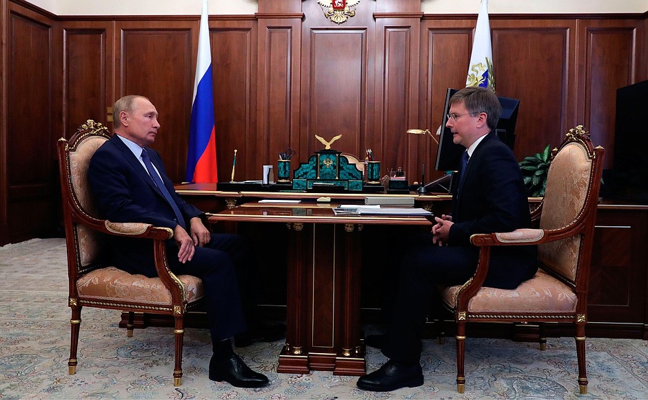 KREMLIN PH 2 X 3 12.OCT.2020 Rencontre avec le PDG d'ALROSA, Sergueï Ivanov.