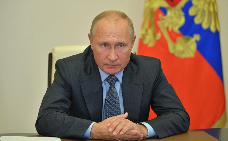 KREMLIN PH 3 X 3 DU 08.10.2020 Vladimir Poutine a tenu une réunion sur des questions concernant le ministère des Urgences (par vidéoconférence). mxX1JVlTia15cyA1vRSxg3DfAJEzf392
