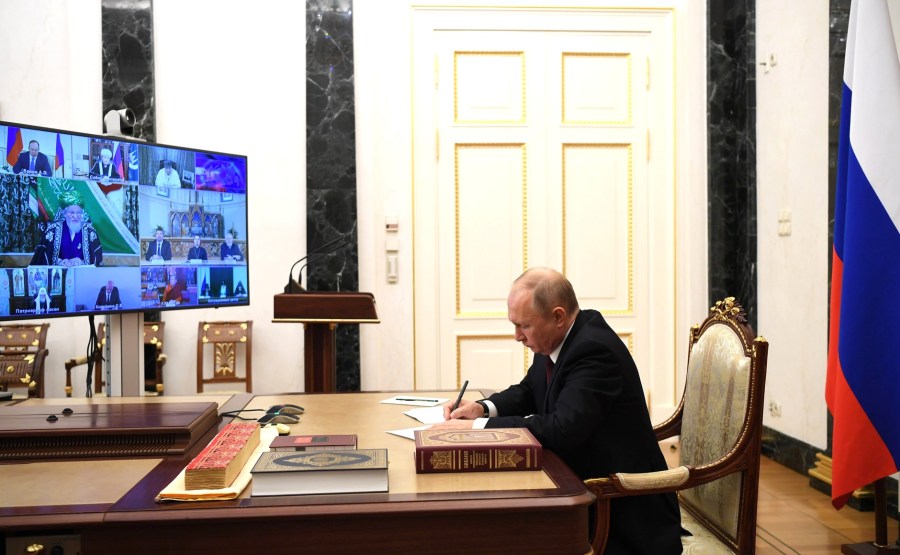 KREMLIN RELIGION 6 SUR 7 Rencontre avec des représentants d'associations religieuses - 4 novembre 2020