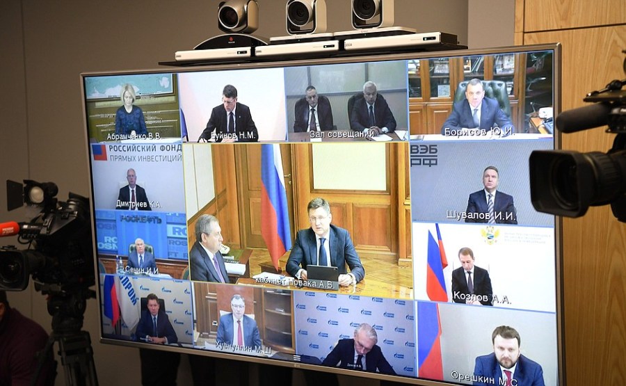 KREMLIN 2 SUR 3 DU 01.12.2020 Réunion sur le développement stratégique de l'industrie pétrochimique