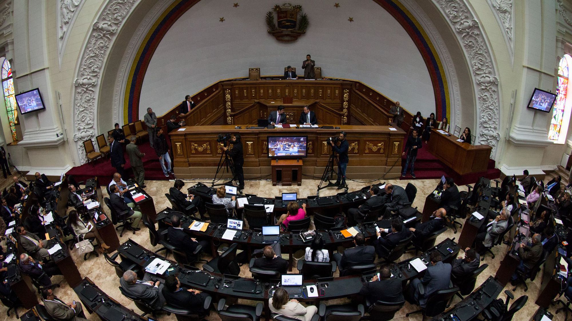 l-assemblee-nationale-venezuelienne-a-caracas-le-17-mars-2016_5593107