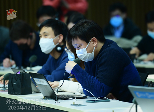 PEKIN 2 Conférence de presse du 23 décembre 2020 tenue par le porte-parole du Ministère des Affaires étrangères Zhao Lijian