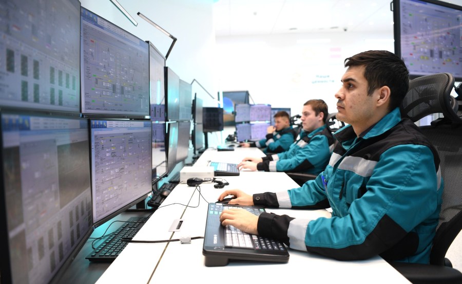 PH 5 XX 5 Visite de ZapSibNefteKhim, le plus grand complexe pétrochimique de Russie.