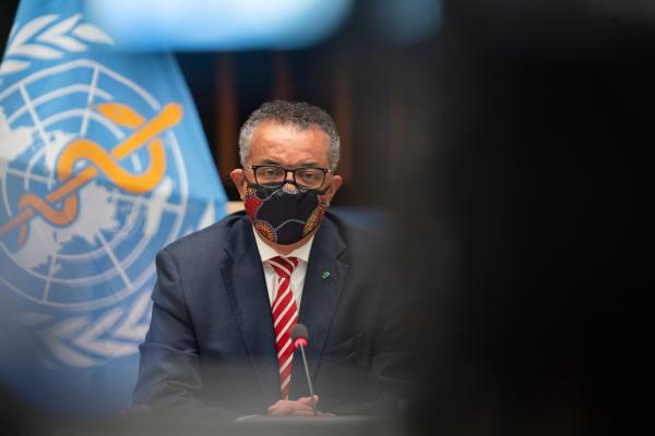 1371265-le-directeur-general-de-l-organisation-mondiale-de-la-sante-oms-tedros-adhanom-ghebreyesus-assiste-a-un-conseil-executif-de-l-oms-le-5-octobre-2020-a-geneve-en-suisse