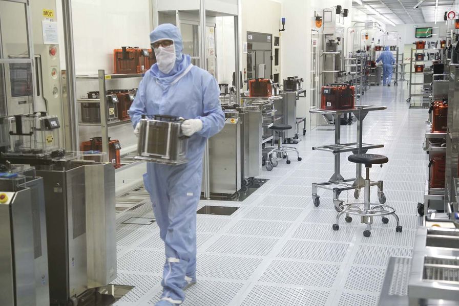 stmicroelectronics-fabrication-de-composants