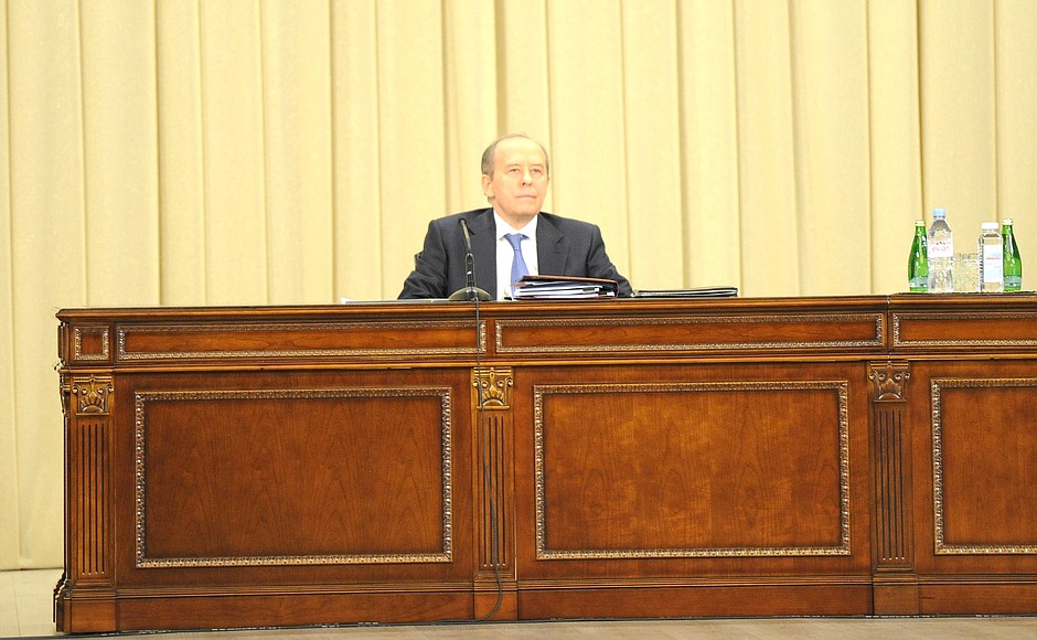 FSB PH 3 XX 5 Le président a tenu une réunion du conseil d'administration du FSB. Du 24 février 2021