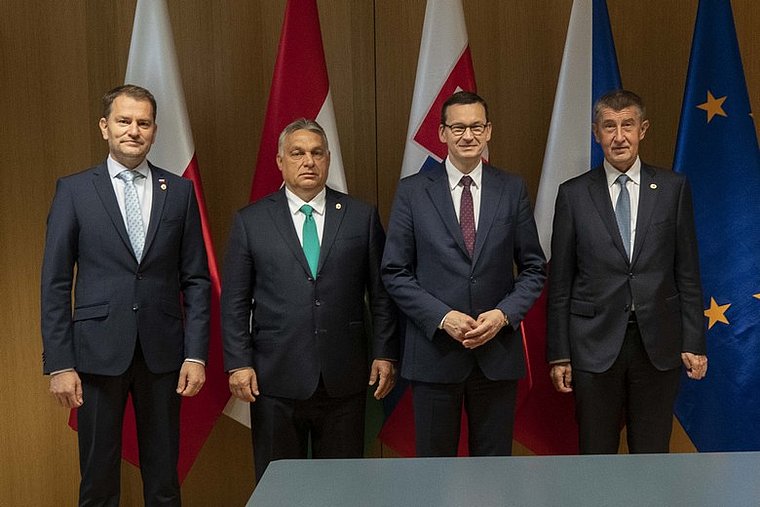 Les dirigeants des pays du groupe de Visegrad en juillet 2020. De gauche à droite - Igor Matovič (Slovaquie), Viktor Orbán (Hongrie), Mateusz Morawiecki (Pologne) et Andrej Babiš (République tchèque) - Crédits - Conseil de l'UE