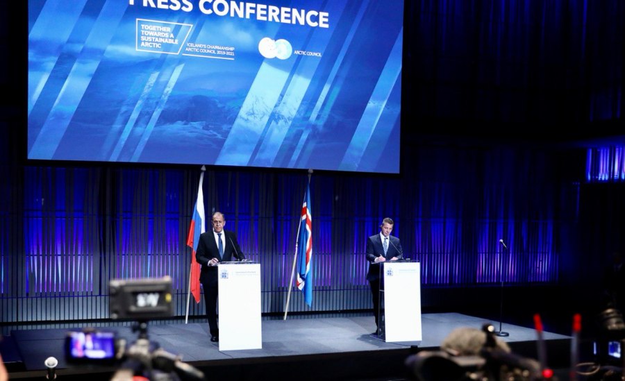 LAVROV avec le ministre des Affaires étrangères de l'Islande Gudlaugur Thor Thordarson à l'issue de la 12e réunion ministérielle du Conseil de l'Arctique, Reykjavik, 20 mai 2021